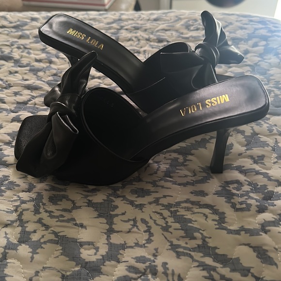 Miss Lola Black Mules - Picture 4 of 6